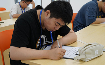 技行天下，新华学子阶段性考试检验周