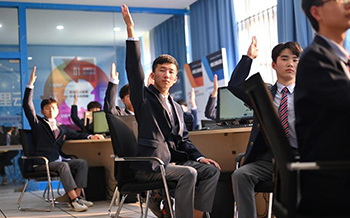 初中毕业学什么好？学互联网技术有一技之长更有“钱”途！