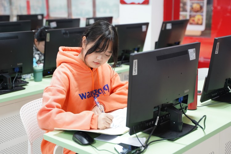 哈尔滨新华电脑学校就业好不好？