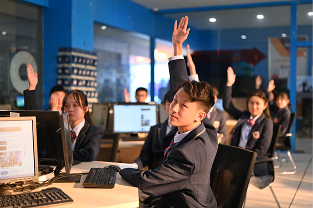 选择哈尔滨新华电脑学校的十大优势